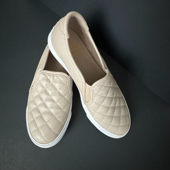 Guess Quilter Vegan Leather Loafer Slip On Shoe, Size 6 - Picture 1 of 5